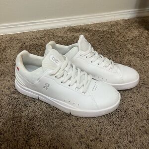 On Running Womens The Roger Advantage Tennis Shoe Size 9.5